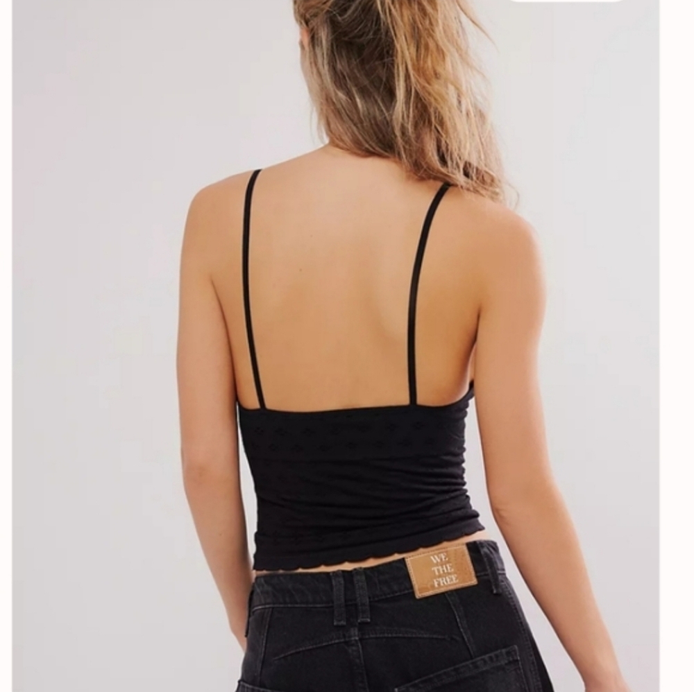 Free People Eyelet Seamless Triangle Crop Cami Tank Top Size‎ L/XL - Picture 2 of 7